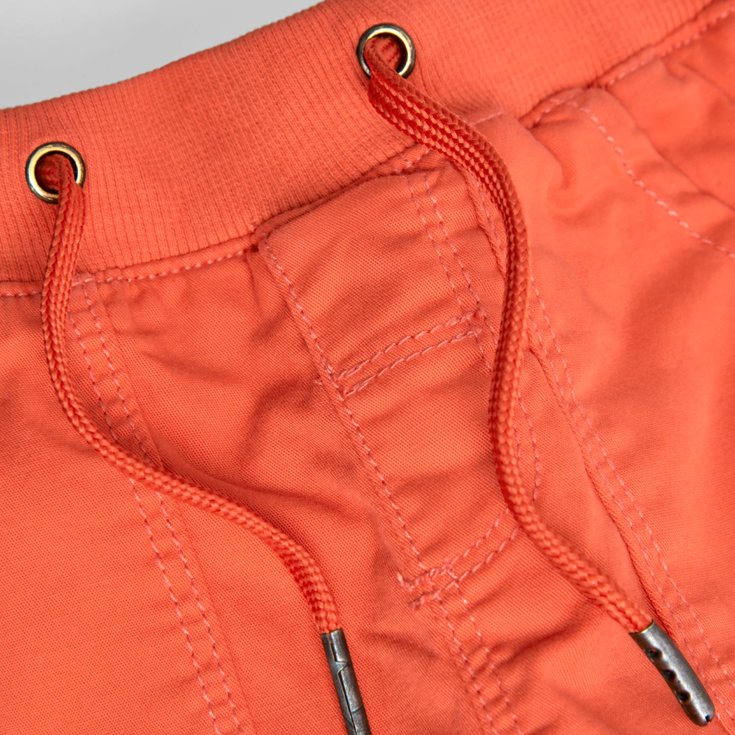 Pantalón gabardina rojo coral mini niño