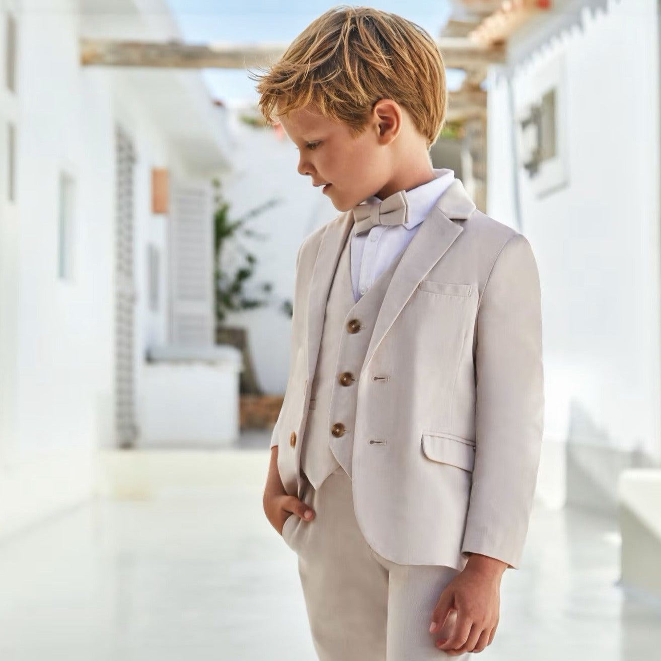 Traje de lino beige mini niño