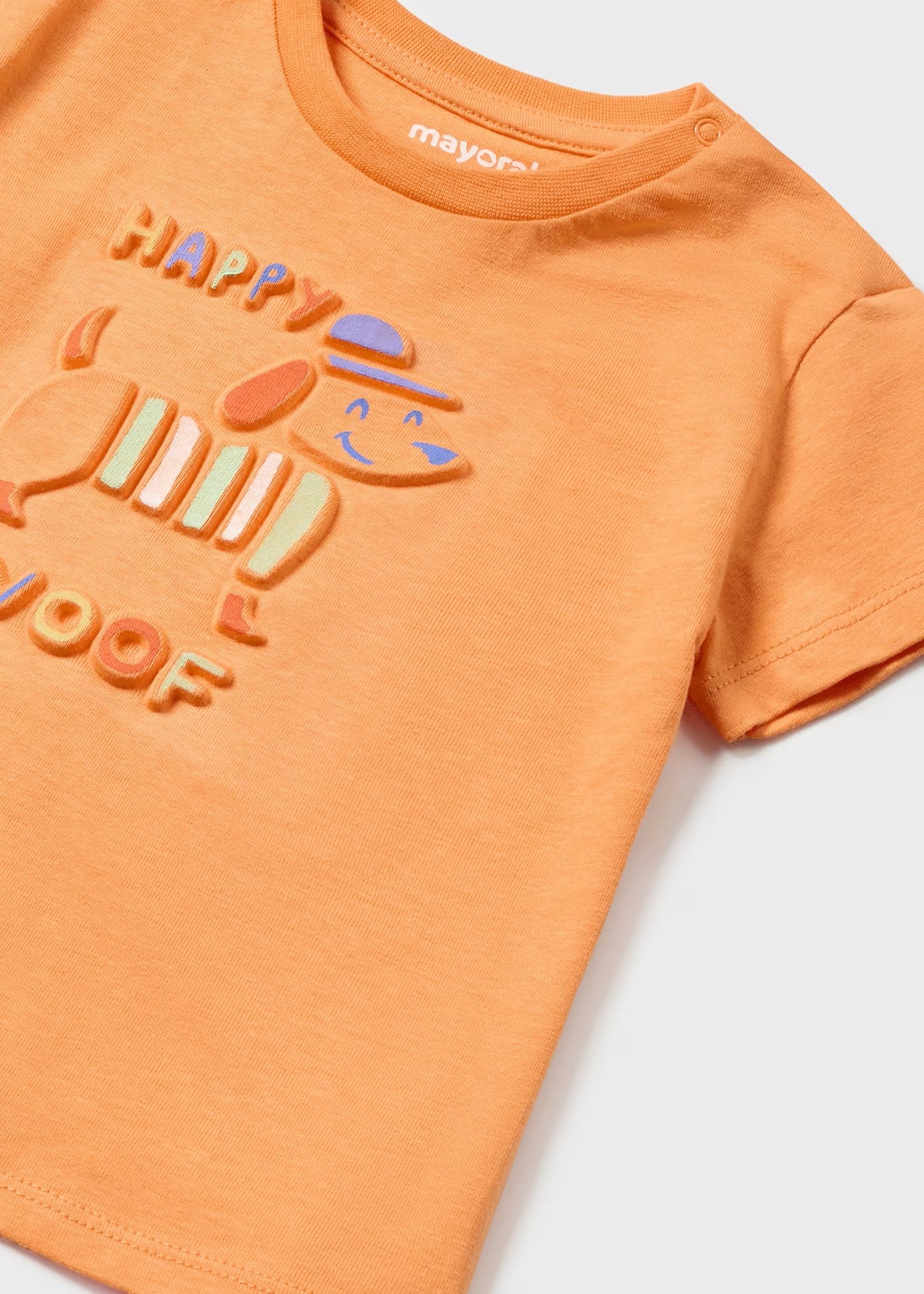 Playera manga corta con relieve bebé niño