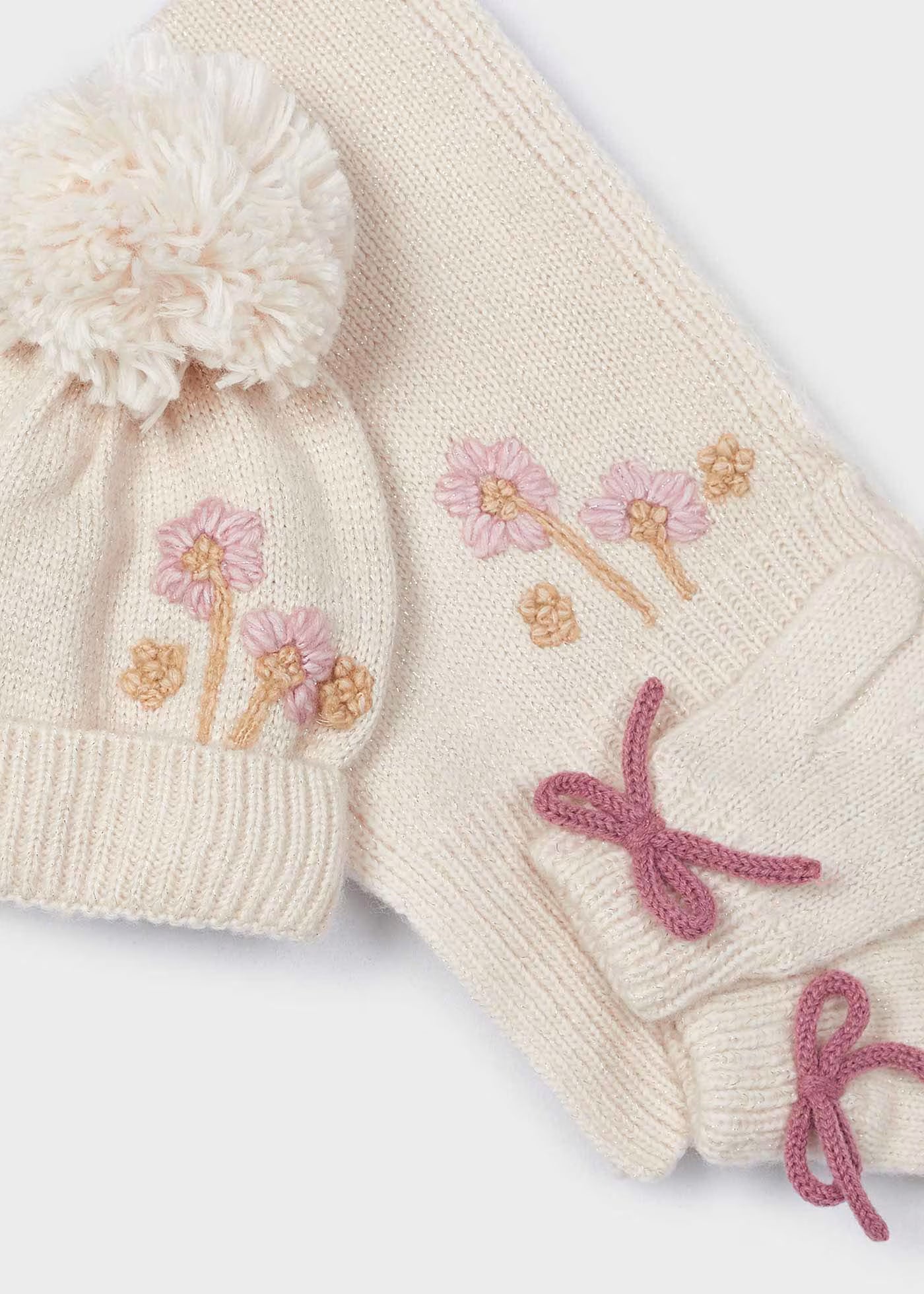 Set gorro, bufanda y guantes beige para mini niña