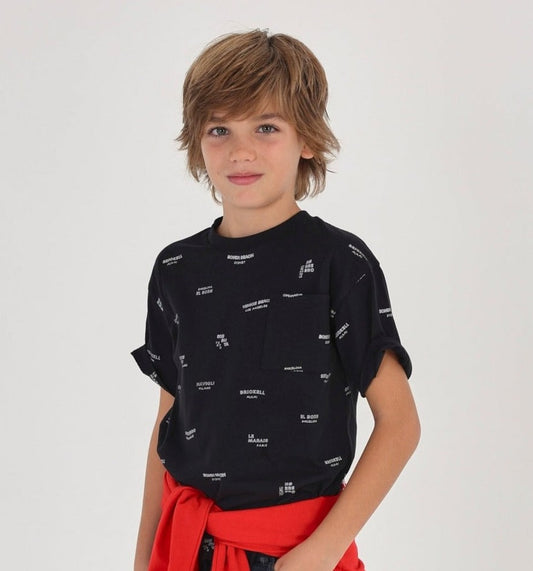 Playera negra con estampado de algodón sostenible para niño jr