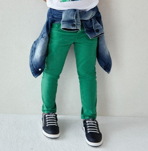 Pantalón verde sarga slim fit largo mini niño